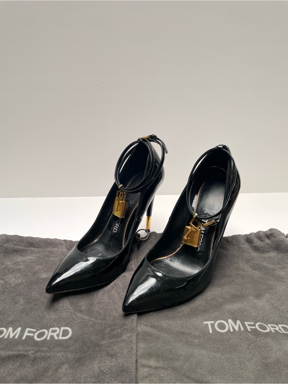 Tom Ford Black Patent Leather Padlock Pointed Toe Ankle Strap Heels size 36